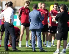 kaiyun 开云体育-加时末段金州勇士备战足总杯，主帅复盘细节曝光，球迷炸锅，控场能力受关注